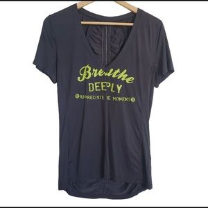 Lululemon Breathe Deeply T-shirt Women's 12  V-neck Black Green